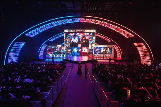 背后有高人 背后有高人